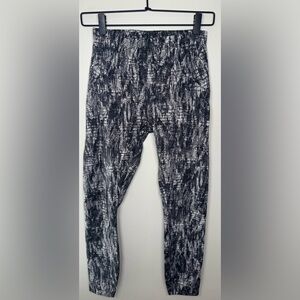 Lululemon Women’s Leggings InStill High Rise25” Lino Slide Alpine White Black